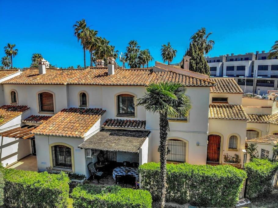 La Isla Casa Barnaby Villa Platja de Larenal Exteriör bild