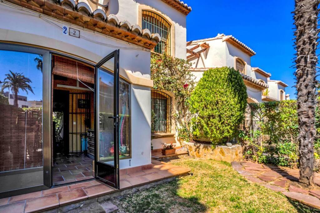 La Isla Casa Barnaby Villa Platja de Larenal Exteriör bild