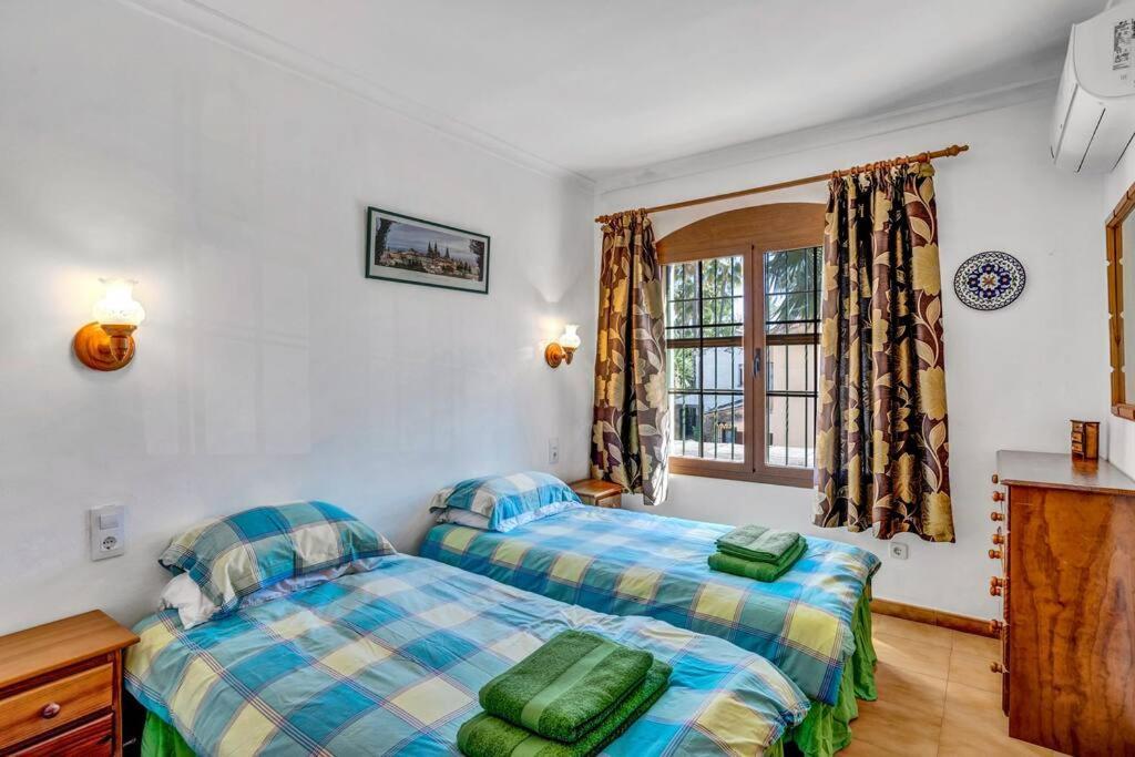 La Isla Casa Barnaby Villa Platja de Larenal Exteriör bild