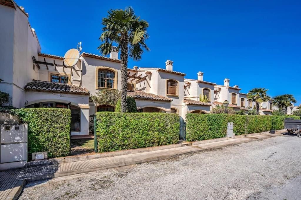 La Isla Casa Barnaby Villa Platja de Larenal Exteriör bild